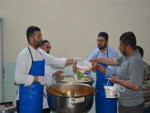 Peygamber Sevdalıları'ndan her gün muhtaç ailelere iftar yemeği