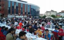 Kovancılar'da vatandaşlar iftar programında bir araya geldi