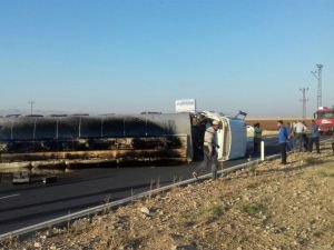 Mardin'de fuel oil yüklü tanker devrildi