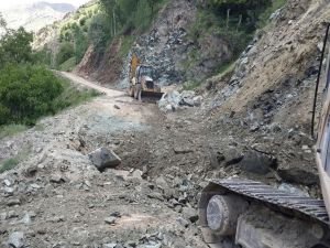 Van’da yol çalışmaları sürüyor