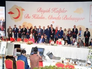 Kızılay, bağışçılarını platin ve altın madalya ile ödüllendirdi