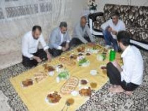 HÜDA PAR fakir ailelerle iftar açıyor