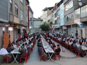 Van Rahmet Eli'nden açık alanda iftar