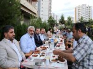 Rehber TV’den iftar yemeği