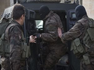 İdil'de ev baskınları 4 gözaltı