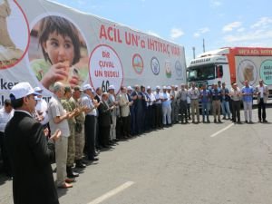 Şanlıurfa'dan Suriye'ye 12 yardım TIR'ı gönderildi