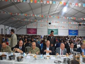 Erzurum Valiliğinden mültecilere iftar