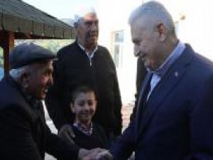 Başbakan Yıldırım doğduğu köyde bayramı karşıladı