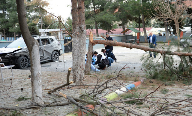 Suriye’den atılan havan topu okul bahçesine düştü