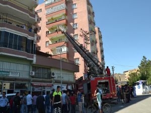 Siverek’te apartman dairesinde yangın