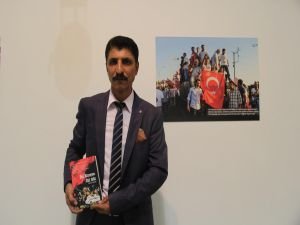 Şehitler üzerine şiir kitabı çıkardı