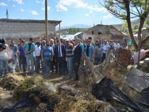 Vali Arslantaş, Yazıkaya köyündeki yangın yerini inceledi