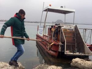 Deniz süpürgesi temizliği sürdürüyor