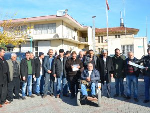 Muhtarlar elektrik kesintilerine isyan etti