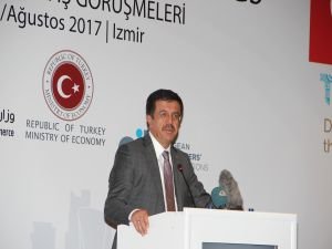 Bakan Zeybekci: Katar'a ablukayı İzmir ile kırdık