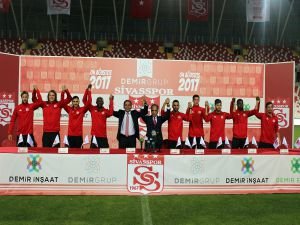 Sivasspor’un yeni adı: Demir Grup Sivasspor