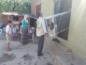 Umut Kervanı mağdur aileye yardım eli uzattı