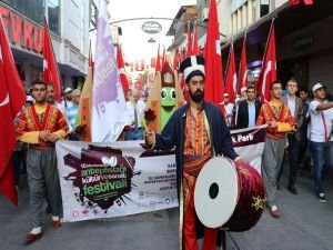 Bakan Gül, Antep fıstığı kortejine katıldı