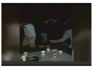 CHP'liler Çanakkale şehitliğinde şarap içti göbek attı