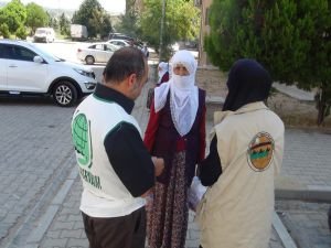 Umut Kervanı'ndan Denizli’de onlarca aileye kurban eti yardımı