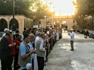 Arakanlı Müslümanlar için gıyabi cenaze namazı