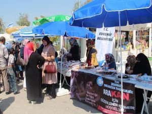 Van’da Arakan için kermes düzenlendi