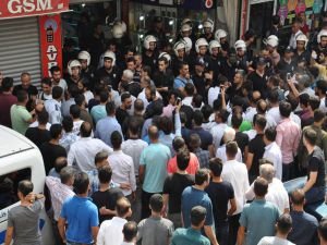 Batman’da polis ile esnaf arasında arbede