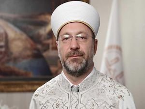 Diyanet İşleri Başkanı Erbaş, Mısır'daki camiye yapılan saldırıyıı tel’in etti