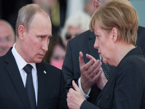 Putin, Merkel'i devirmek istiyor!