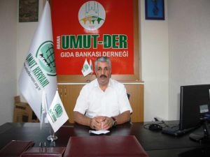 Umut Kervan Adana'da yetimlere bayramlık kıyafet yardımında bulundu