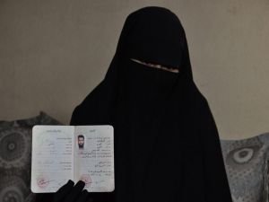 Esed zindanlarında tutuklu eşinden haber alamıyor