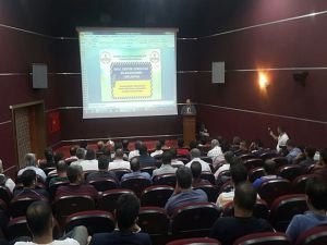 Öğrenci servis şoförlerine eğitim semineri verildi