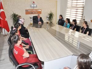 Batman Milli Eğitim Müdürü Aslan Zorköy Ortaokulu öğrencilerini misafir etti