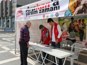 Şanlıurfa'da Arakan için yardım standı açıldı