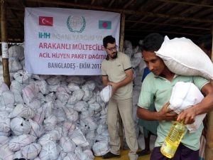 İHH 350 bin Arakanlı'ya yardım ulaştırdı