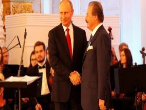 Putin'den Cavit Çağlar'a dostluk nişanı