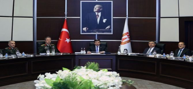 Başbakan Davutoğlu: "Savunma sanayiinde yerli üretime ağırlık vereceğiz"