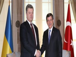 Davutoğlu, Ukrayna Devlet Başkanı Poroşenko ile görüştü