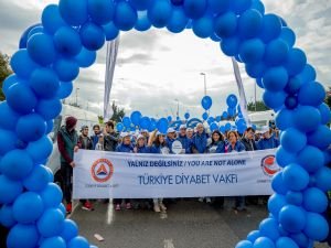 Diyabetliler, İstanbul Maratonu’nda diyabete dikkat çekmek için yürüdü