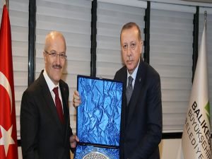 Cumhurbaşkanı Erdoğan, Balıkesir Büyükşehir Belediyesini ziyaret etti