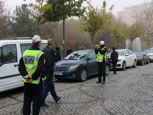 Batman'da trafik güzergâhında oto satışına yasak