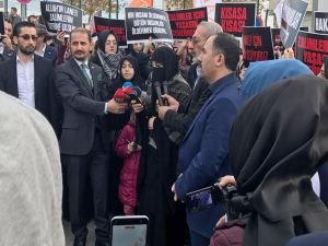 HÜDA PAR Suriyeli hamile kadının katil zanlılarının yargılandığı davaya katıldı