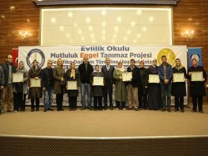 Gaziantep'te 86 engelli çift evlilik okulundan mezun oldu