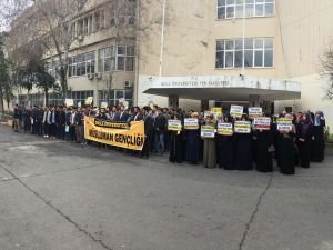 “Peygamberin izzetiyle alay edenler zilleti tadacaktır”