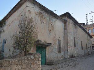 Yıkılmaya yüz tutmuş tarihi cami restore edilmeyi bekliyor