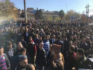 Goran ve Komel hükümetten çekildi