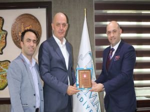 Türkiye Judo Federasyonu'ndan Aksoy'a Teşekkür plaketi