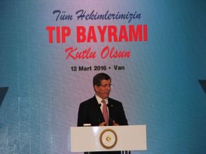 Davutoğlu'ndan emekli sağlık çalışanlarına müjde