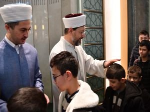 Diyanet İşleri Başkanı Erbaş, gençlerle sabah namazı kıldı