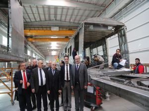 Başkan Baran Türkiye’nin İlk Metro Araçlarını İnceledi